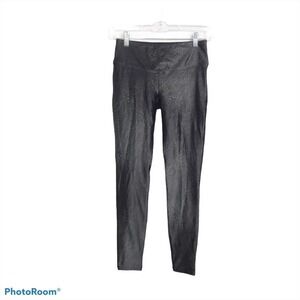 Koral Metallic Abstract front solid black back